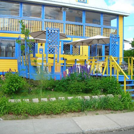 Gite Des Hauteurs Et Cafe De La Place Saint Zenon Exterior foto