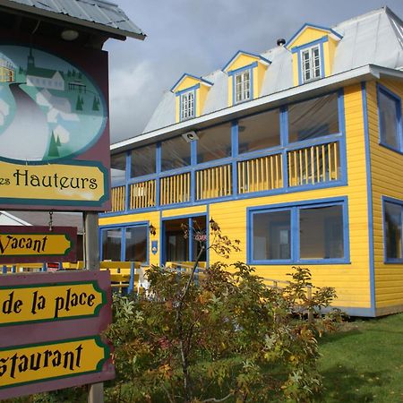 Gite Des Hauteurs Et Cafe De La Place Saint Zenon Exterior foto