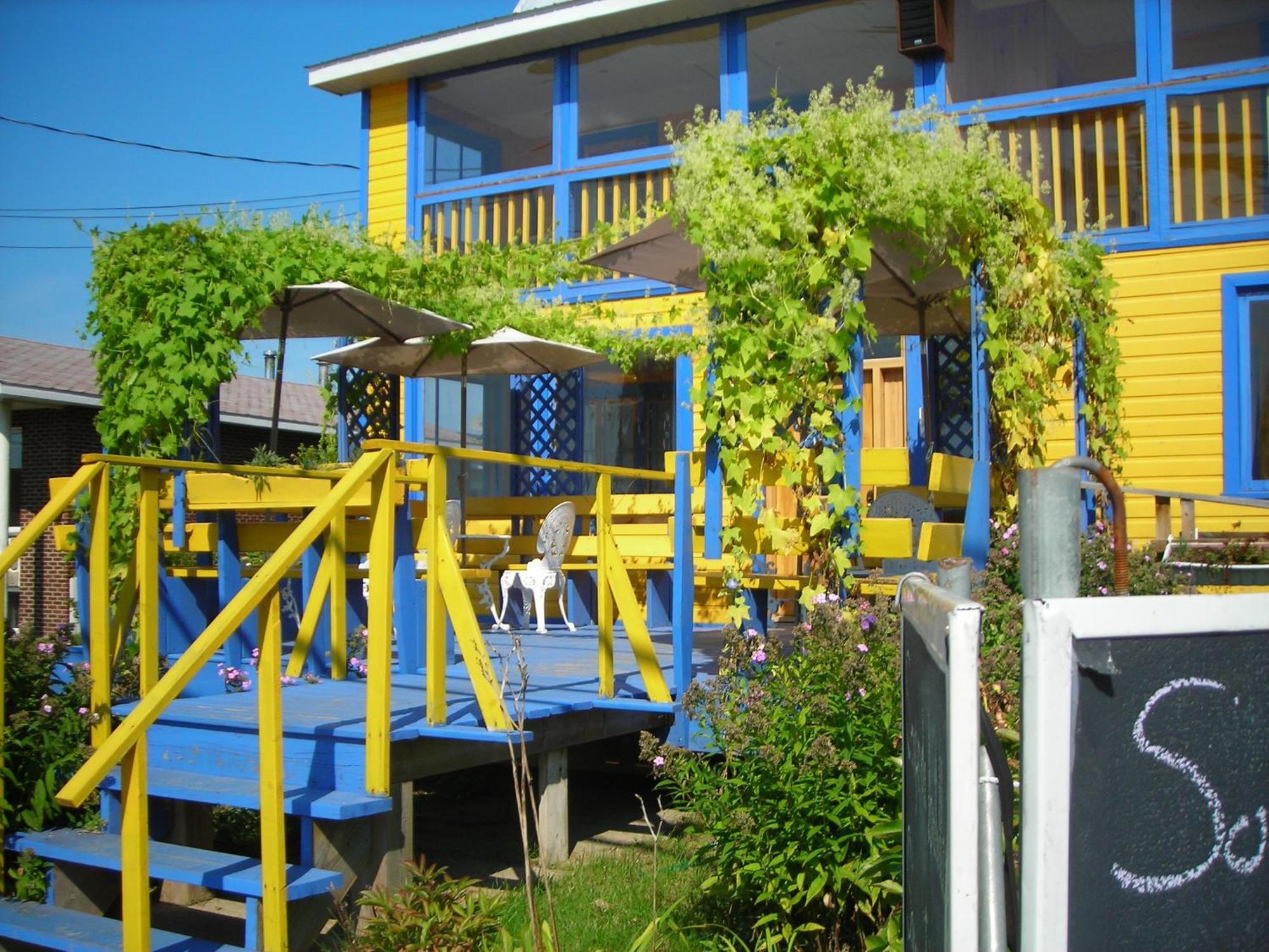 Gite Des Hauteurs Et Cafe De La Place Saint Zenon Exterior foto